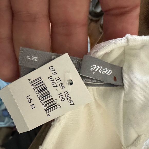 Closet clearout NWT White aerie triangle top size M lace cutout - Picture 3 of 8